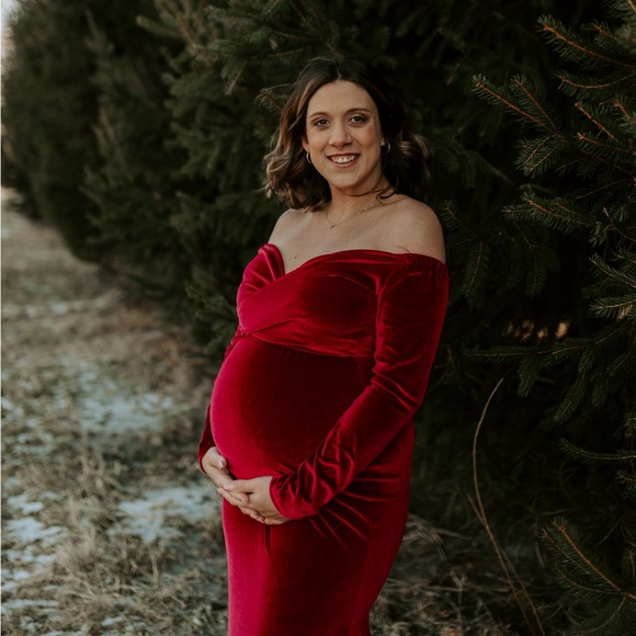 Off Shoulder Velvet Burgundy Maternity Dress - Picture 4 of 4